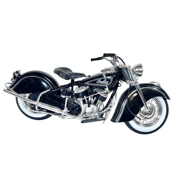 Guiloy 1948 Indian Chief Motorcycle 1/10 Scale Diecast Model Bike Black Chrome - Picture 3 of 16